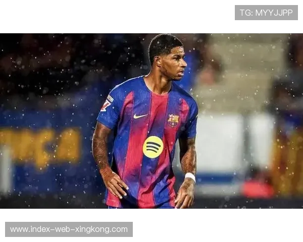 巴萨替补中场的送球成就关键助攻